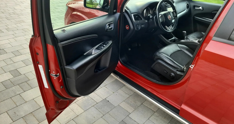 Fiat Freemont cena 44900 przebieg: 230000, rok produkcji 2014 z Legionowo małe 596